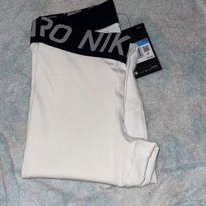 NIKE capri leggings